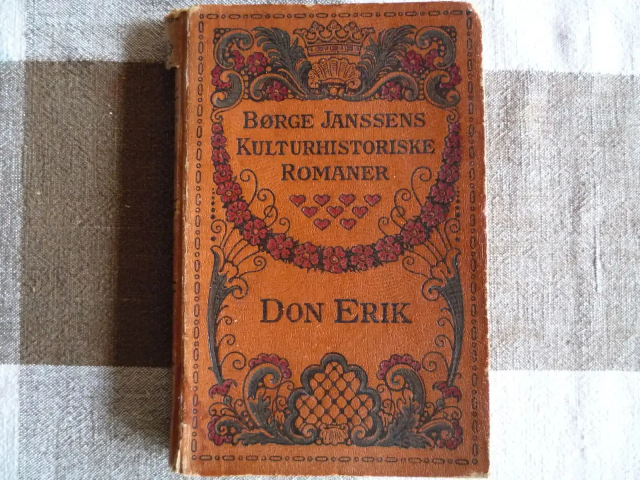 Billede 8 - 9 antikke bøger
