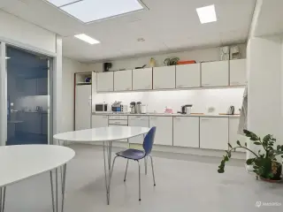 Kontorfællesskab med kontorer fra 13 m² og opefter