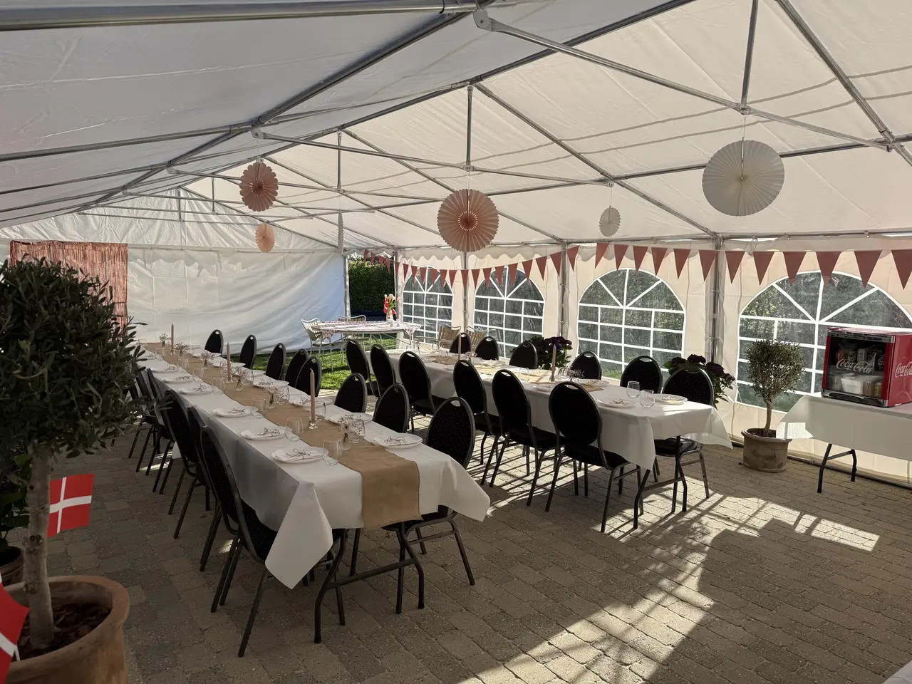 Billede 6 - Partytelt 6x12m inkl. 30 stole og 10 borde.