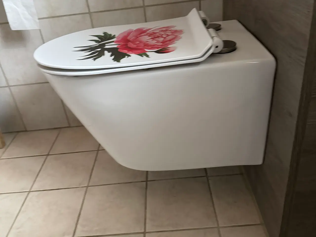 Billede 8 - Væghængt toilet med kumme