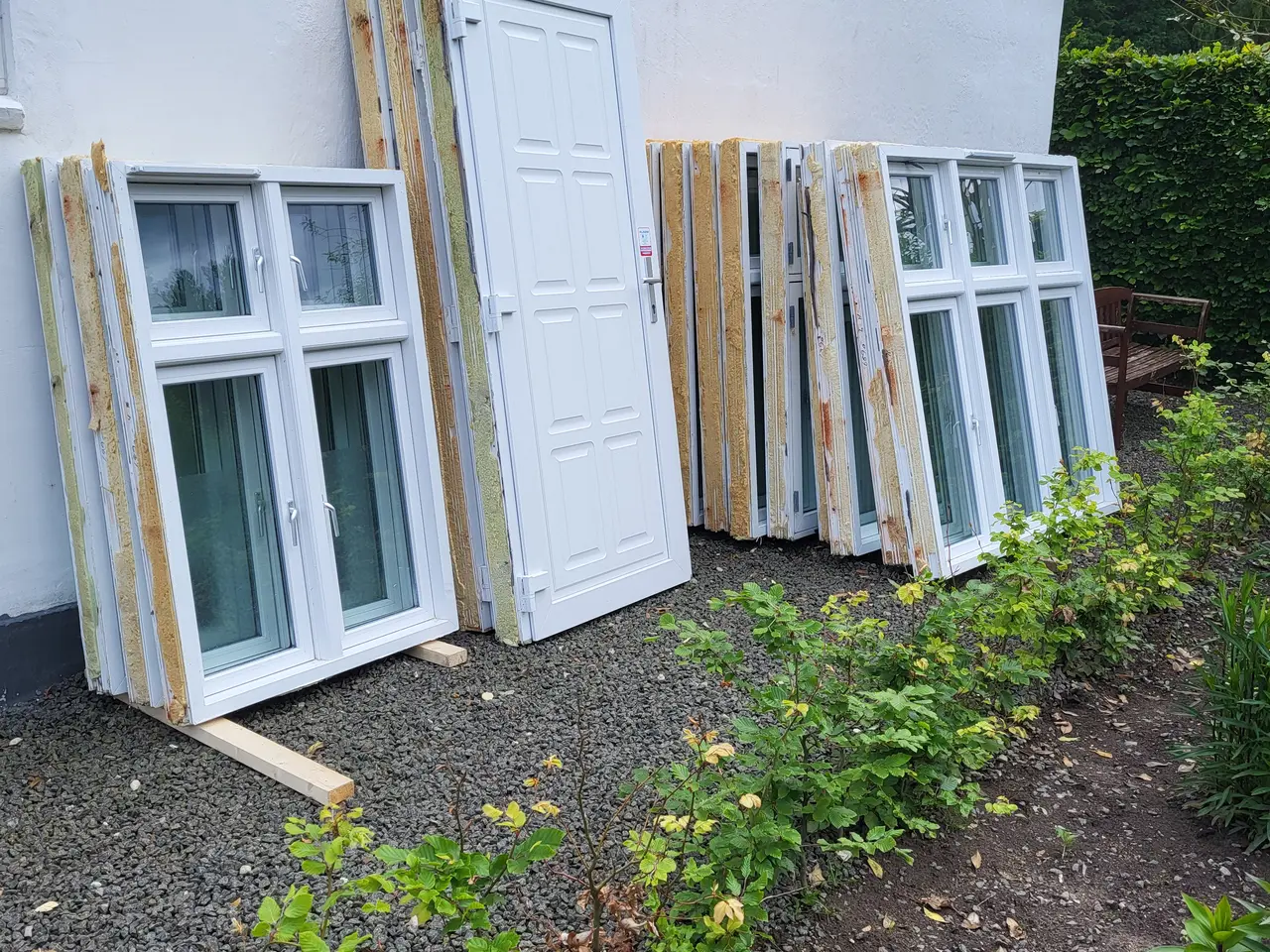 Billede 4 - Dannebrogs vinduer/Døre -  Hvid PVC, 