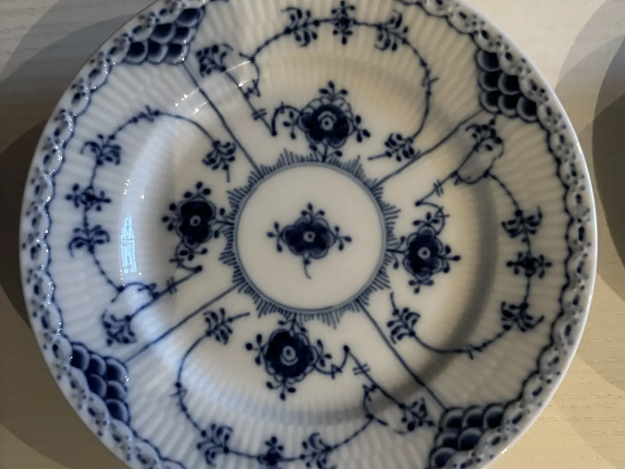 Billede 2 - Kopper med underkop og tallerken, Royal Copenhagen