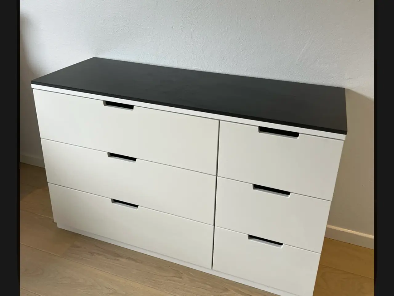 Billede 1 - Robust kommode fra IKEA