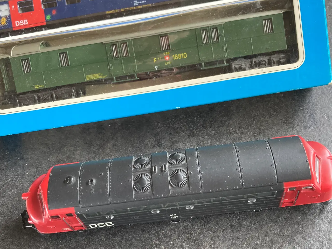 Billede 3 - Märklin kasse med MY lokomotiv, to vogne, trafo, m