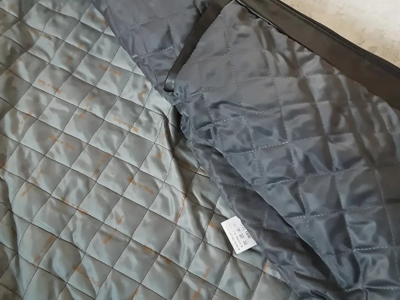 Billede 4 - Sort kort jakken. Str. L. Pris. 150.00kr.