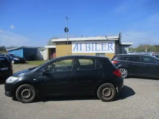 Toyota Auris 1,6 Luna
