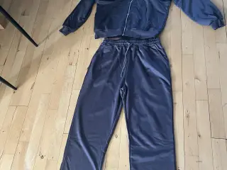 Joggingsæt med hætte