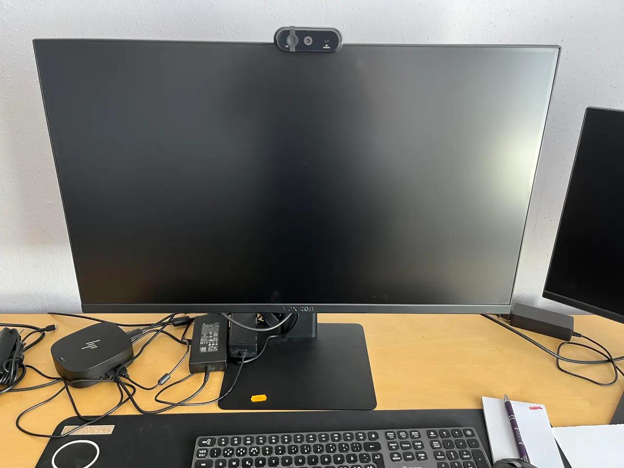 Billede 2 - 2. Stk. Voxicon Skærme, Headset m. Holder, Tastertur, HP Dock