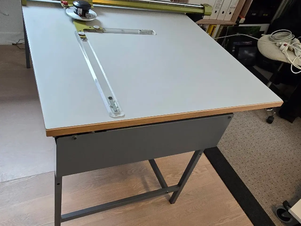 Billede 1 - Tegnebord med. tegnemaskine - NTI