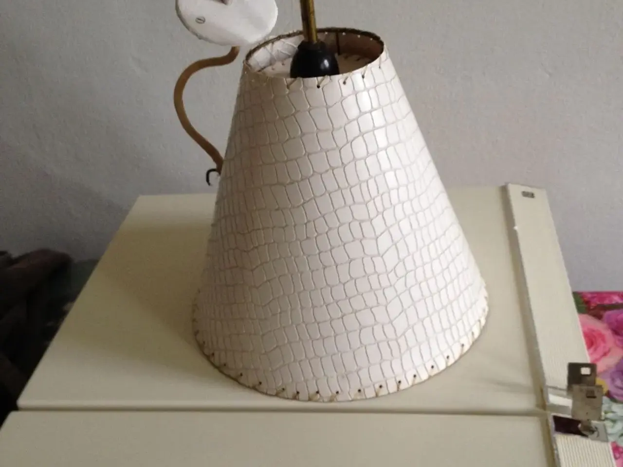 Billede 1 - Loftlampe med speciel skærm