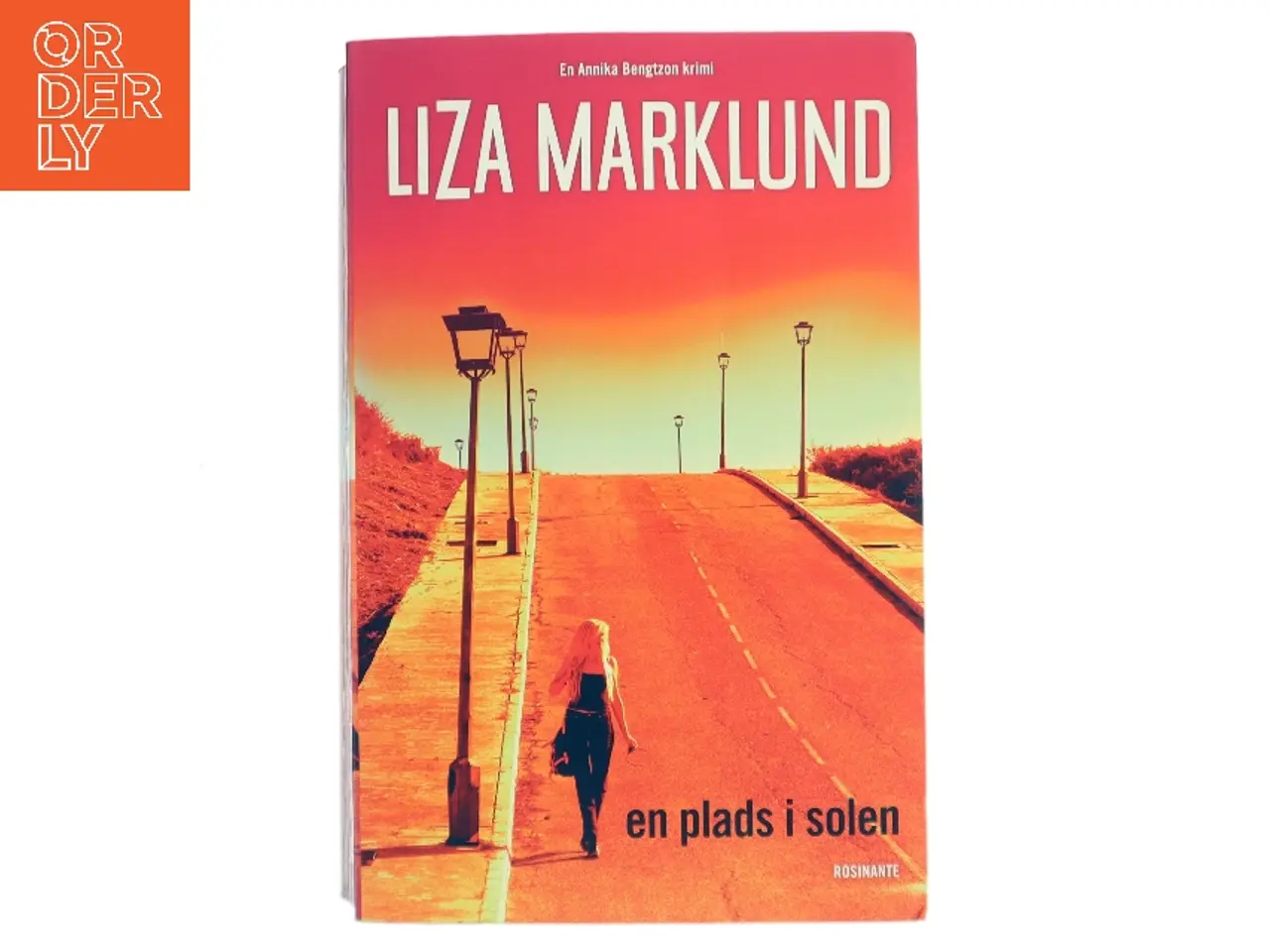 Billede 1 - En Plads I Solen af Liza Marklund (Bog)