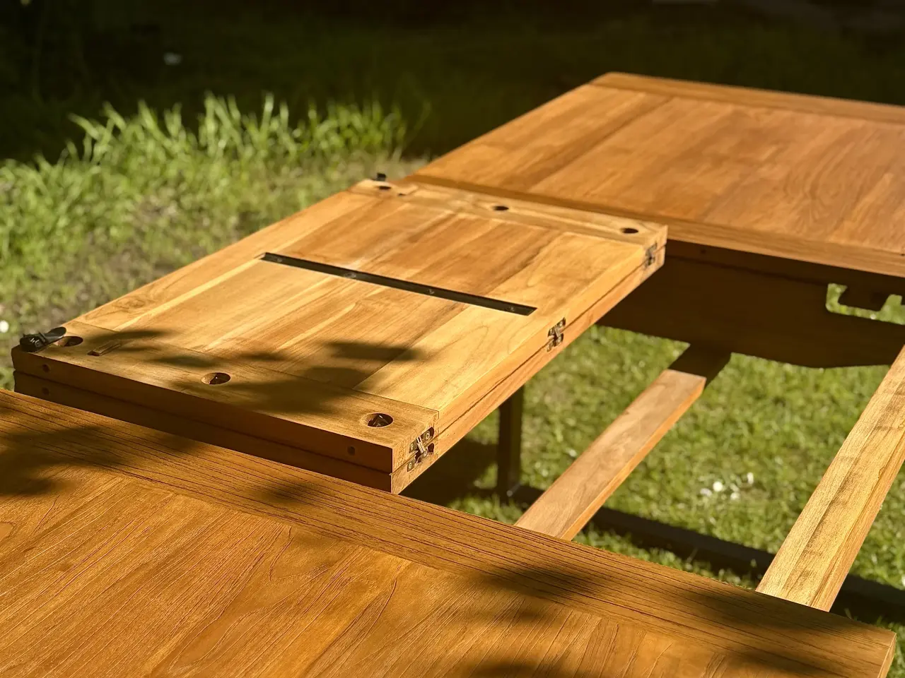 Billede 5 - Eksklusivt nyrenoveret massivt teakbord – Indoor &