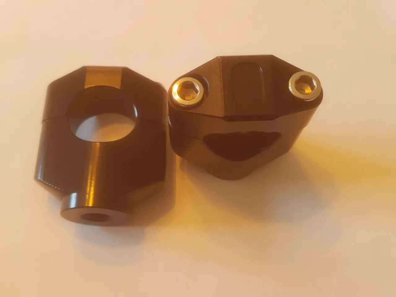 Billede 1 - Fatbar Risers styrholdere