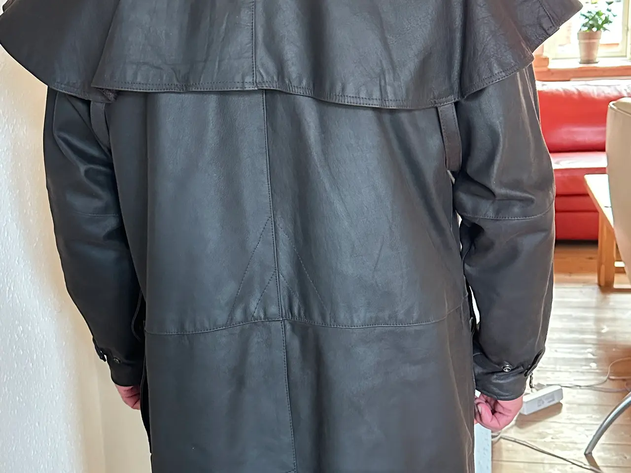Billede 2 - Flot og ubrugt læderfrakke til mænd. Str. L/XL