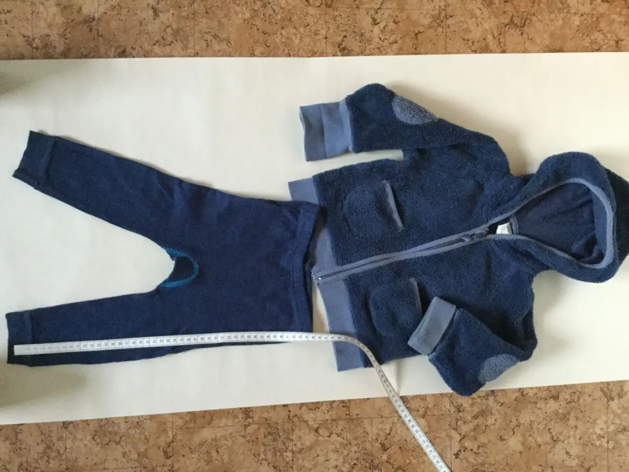 Billede 8 - Uld gamacher + Hættetrøje str. 80 - 30 kr