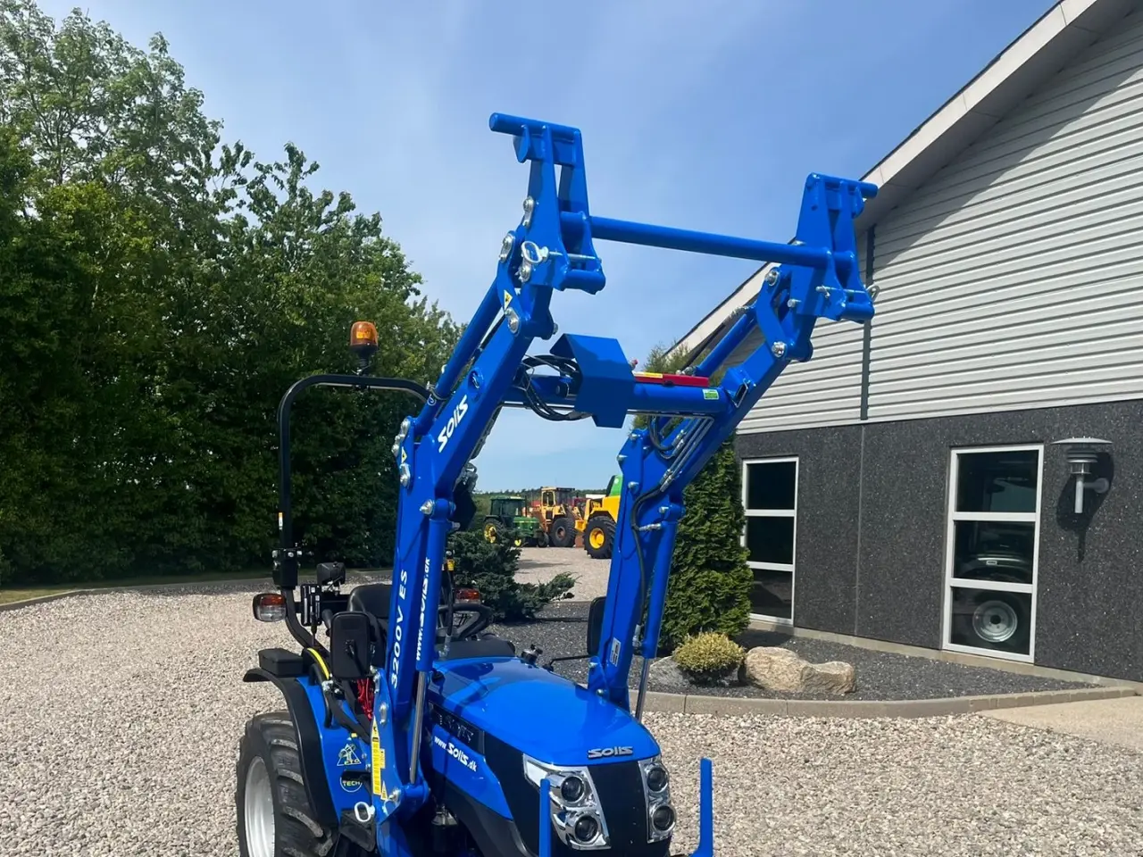 Billede 14 - Solis S26 6+2 gearmaskine med Fuldhydraulisk frontlæsser