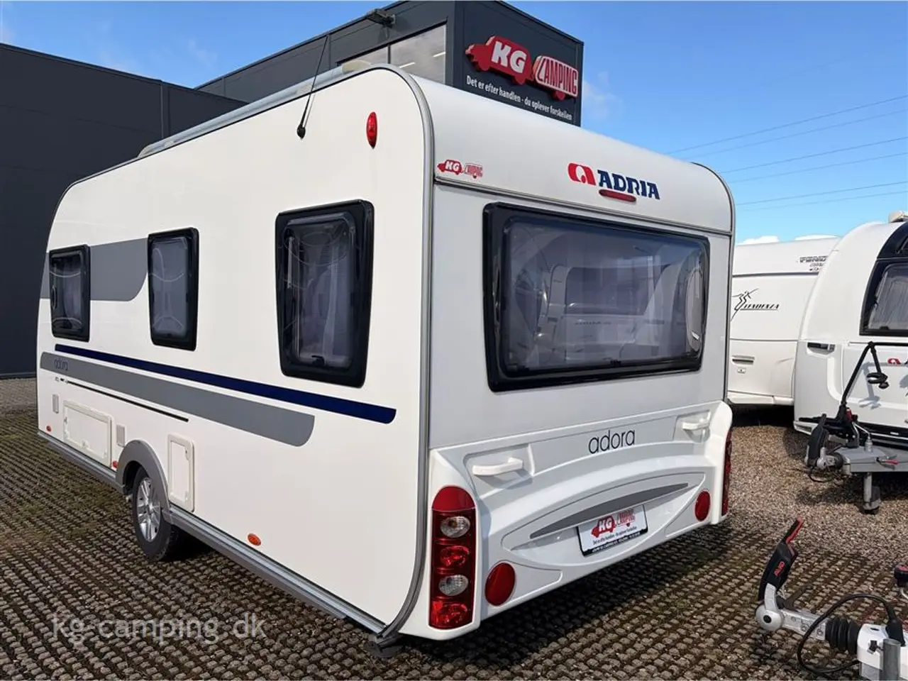 Billede 2 - 2013 - Adria Adora 472 LU XL   Enkeltsenge med udtræk, Mover, solsejl og fortelt.