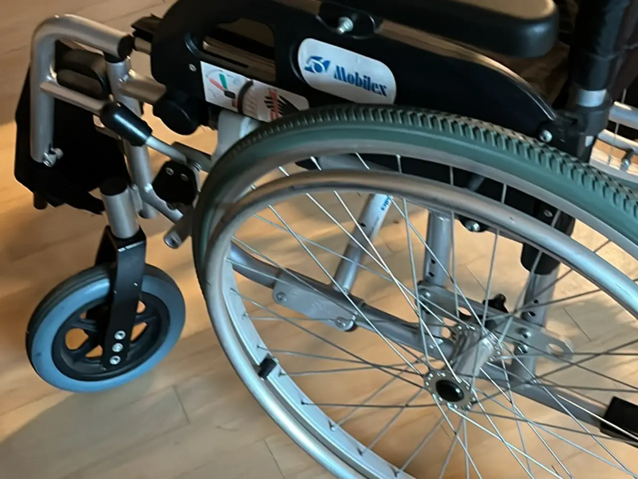 Billede 5 - Kørestol Mobilex dolphin