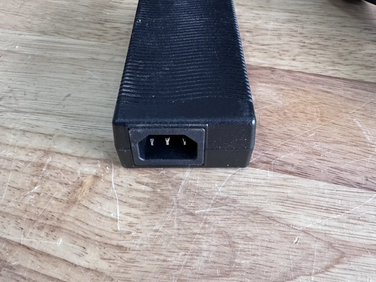 Billede 4 - 18V 5A 90W strømforsyning – Ny – 5,5×2,5 mm DC
