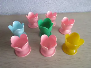 Retro æggebægre i plast ;-)