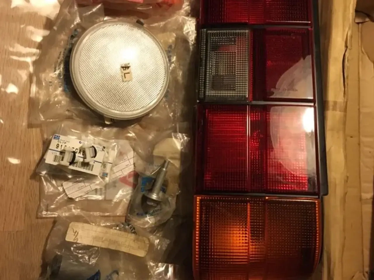 Billede 2 - Subaru NOS 80?er dele