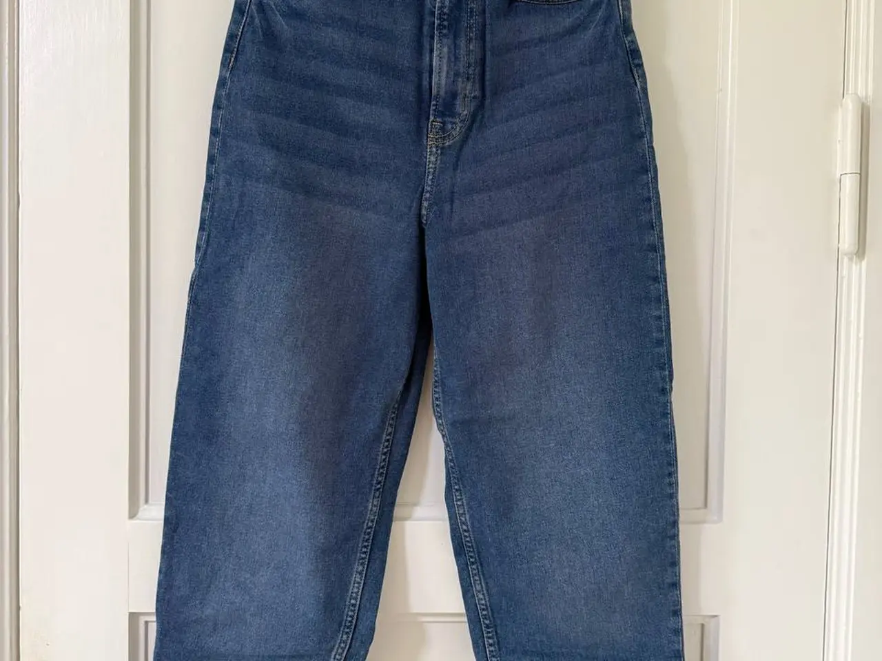 Billede 1 - H&M Divided Loose Mom Jeans – Str. 38 – High Waist