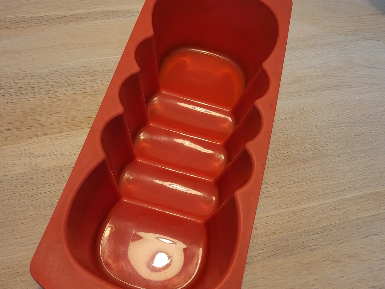 Billede 1 - Tupperware silikone brød/ kage form