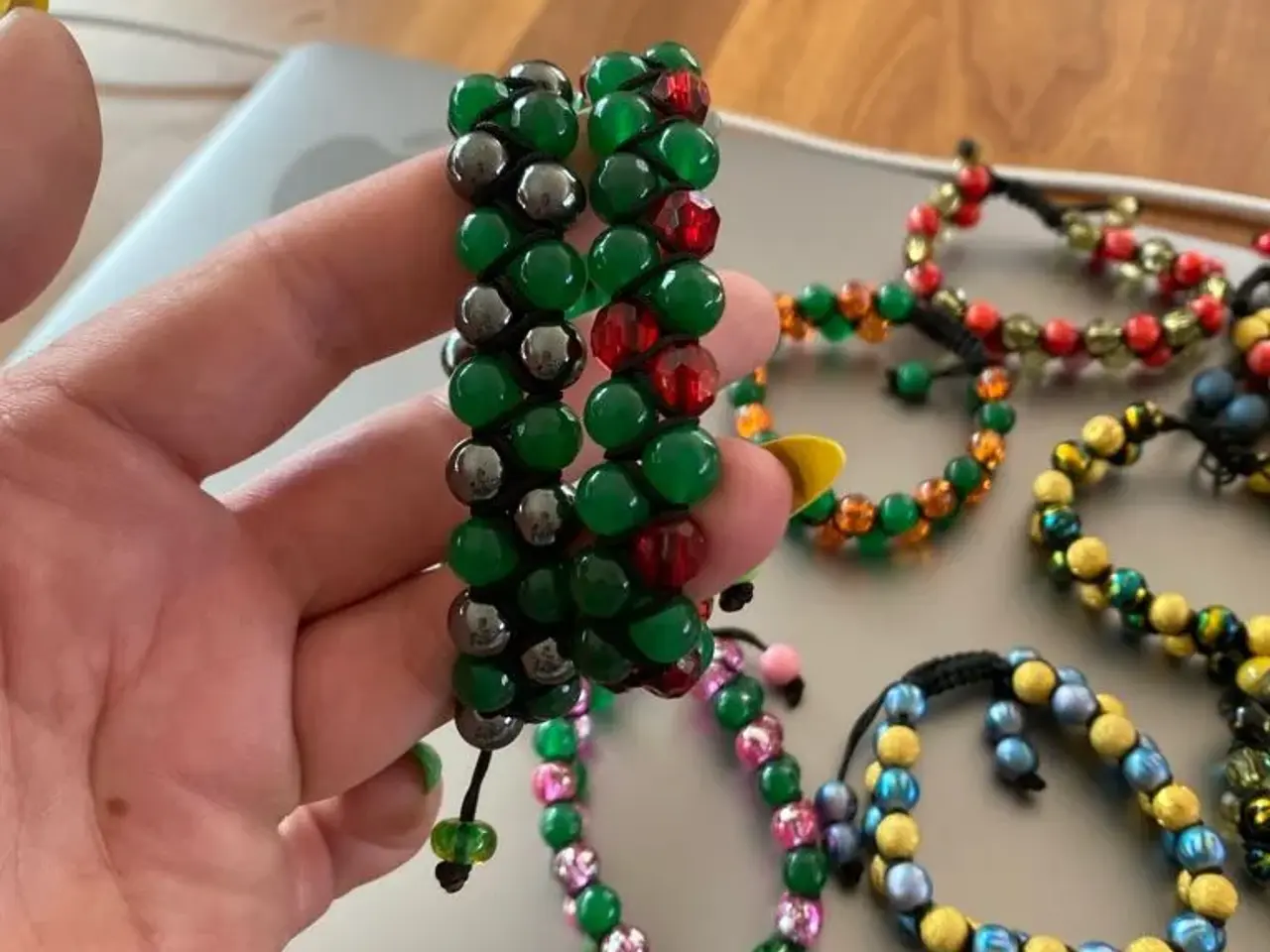 Billede 4 - Nye knyttede armbånd