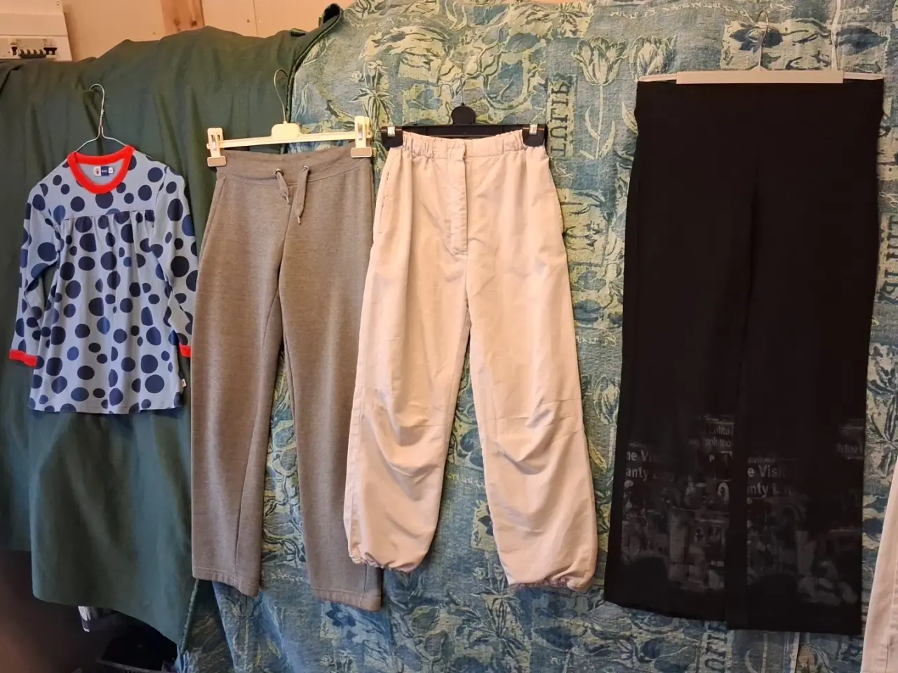 Billede 4 - Pigetøj str. 140