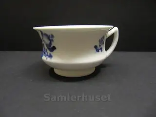Blå Blomst Flettet Kop 5,7x9½ cm. UDEN UNDERKOP - Tegnet af Hetsch i 1835