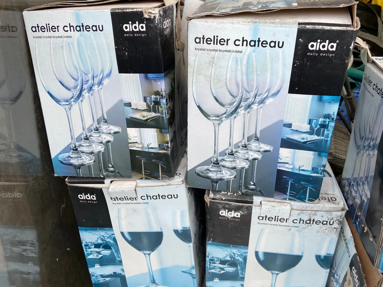 Billede 2 - Rød og hvid vins glas