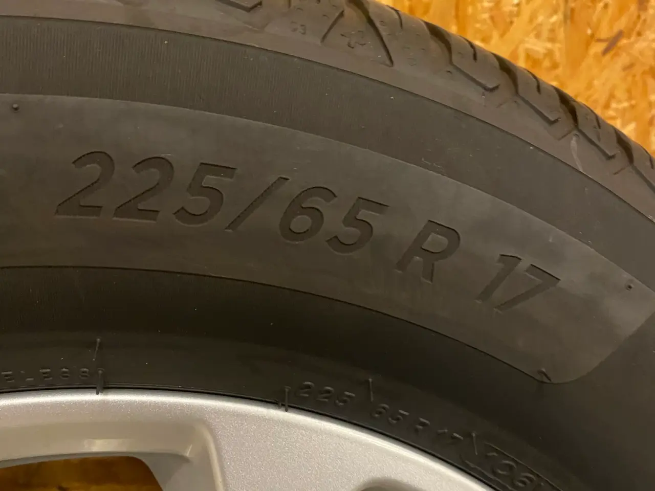 Billede 1 - Ford Kuga Original 17" med Michelin Helårsdæk