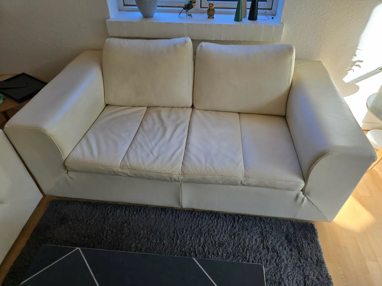 Billede 6 - 2 og 3 personers hvid lædersofa