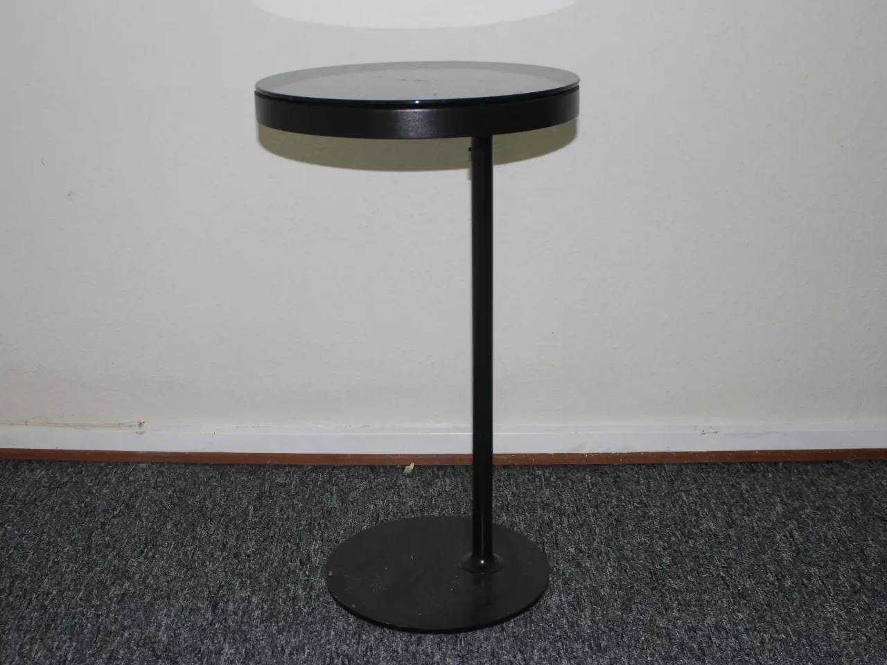 Billede 1 - Lille sidebord, sort m. glasplade