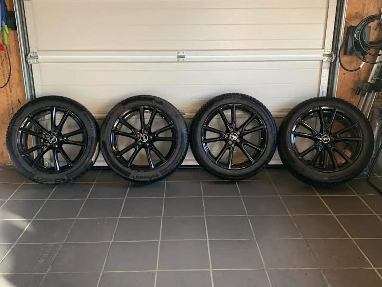 Billede 1 - Audi 10-eget voxdesign sort 8j x 20"  