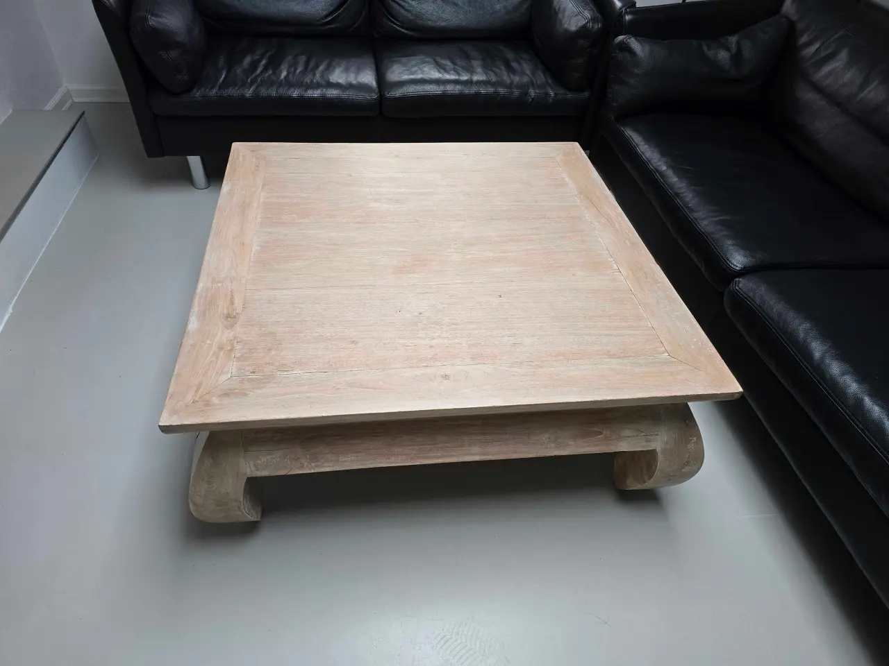 Billede 2 - Lædersofa 2 og 3 personers samt sofabord.