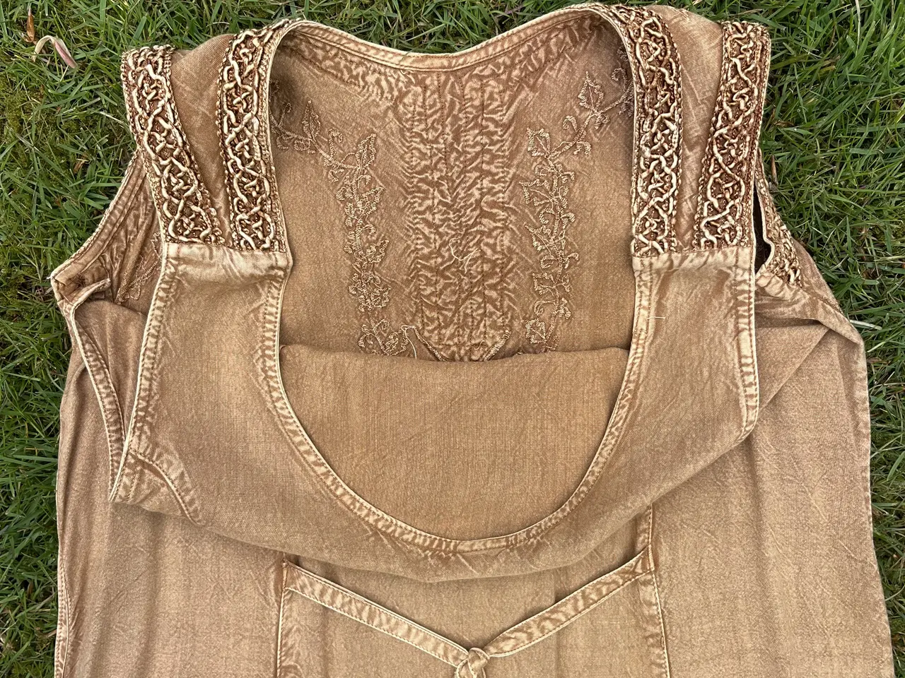 Billede 7 - Smuk indisk boheme-maxikjole – str. M (Gylden/Høst