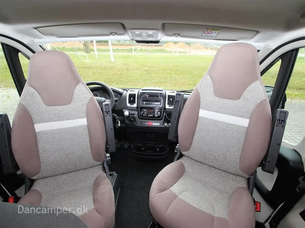 Billede 8 - 2019 - Carthago van 640 LE Chaming   Carthago Charming, Luksusvan godt udstyret - Enkeltsengsmodel. 150Hk Automatgear - Solcelle - inverter mm.