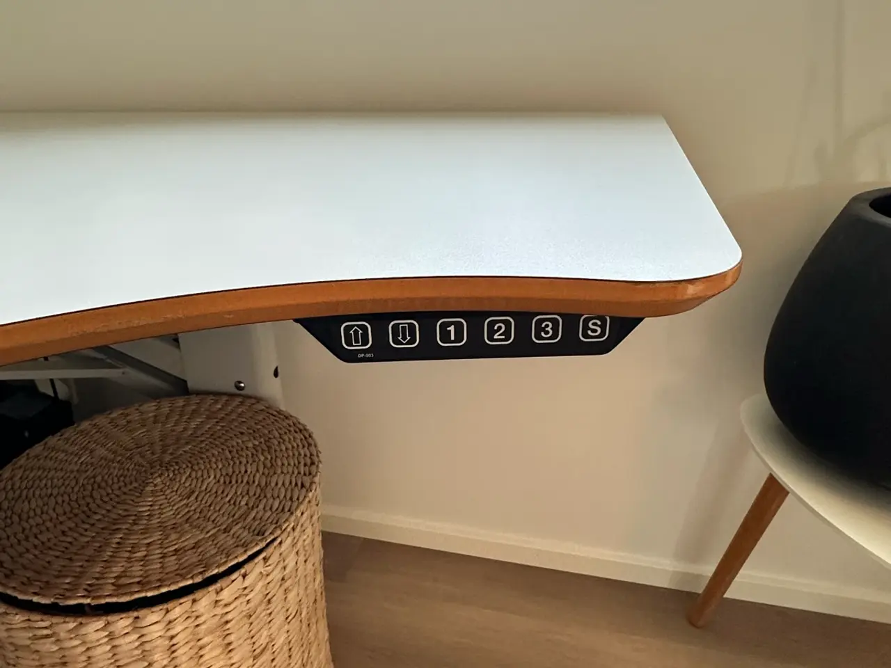 Billede 2 - Elektrisk hæve skænkebord LINAK
