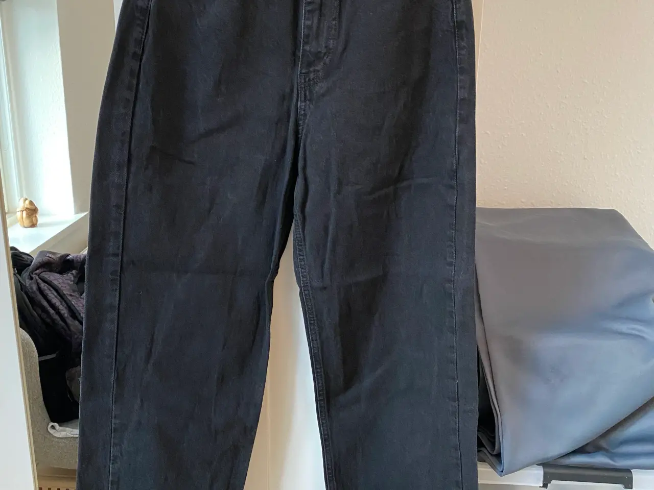 Billede 1 - NA-KD sorte jeans