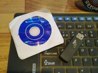 Trådløs gummi tastatur, med cd-rom