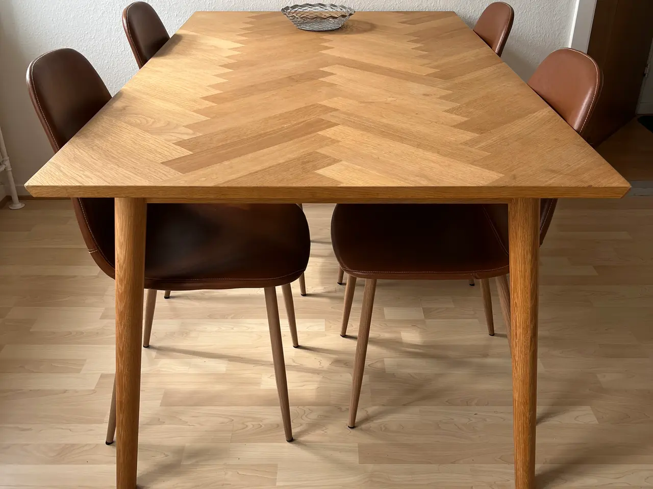 Billede 1 - Spisebord med stole