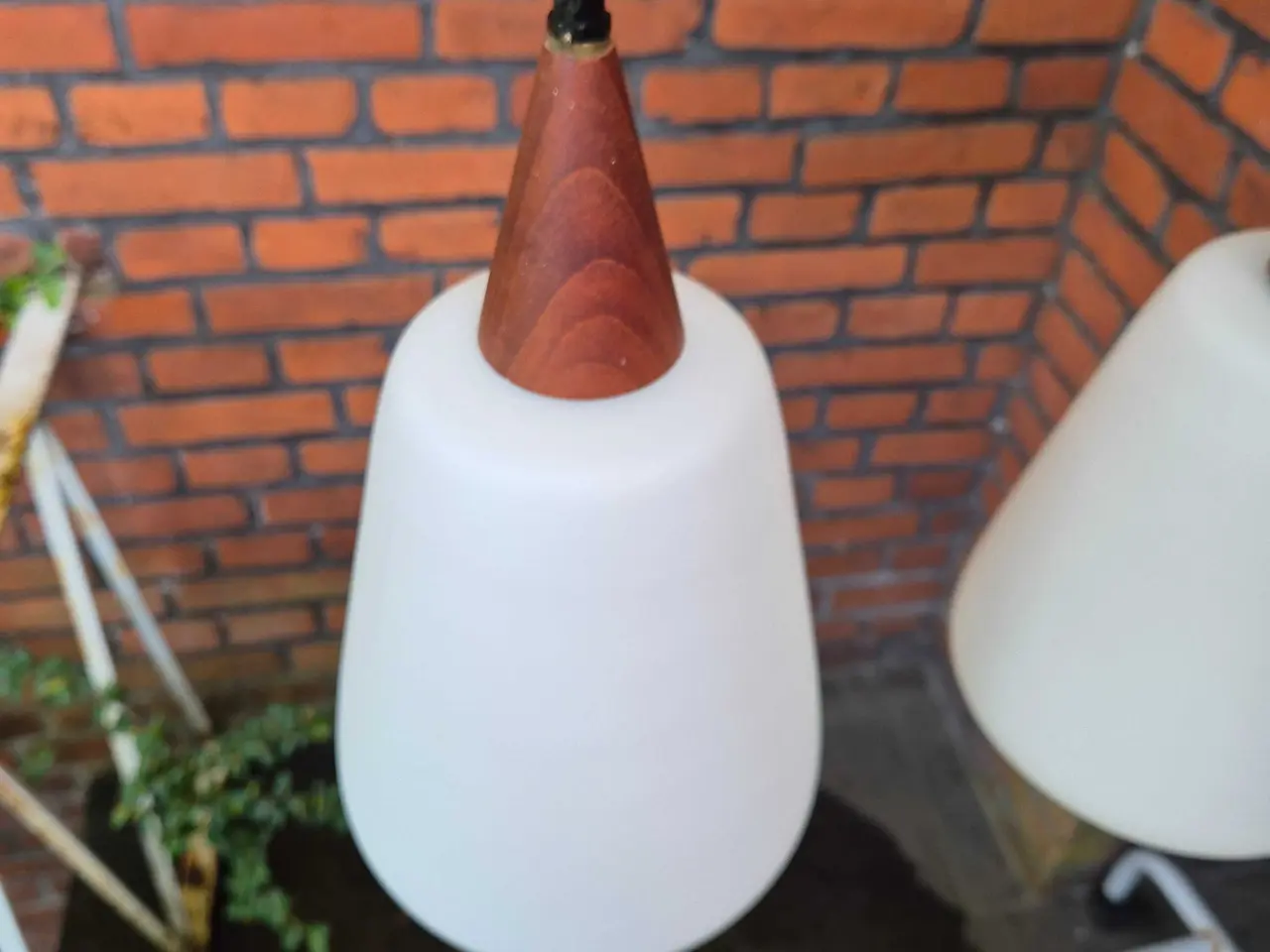 Billede 16 - Høje retrolamper i opalglas og teak