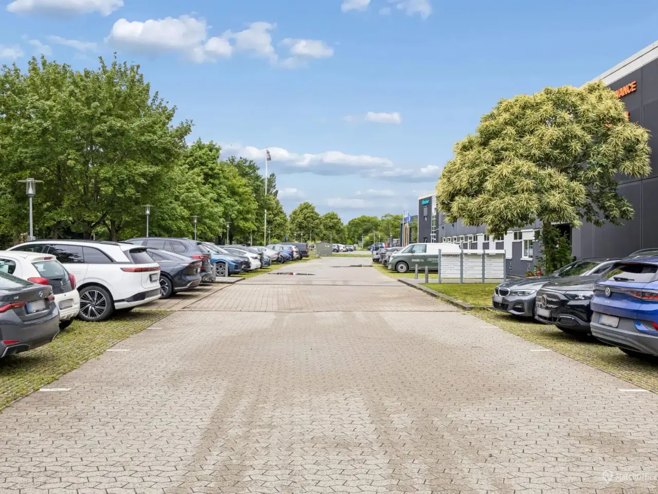 Billede 25 - Plads til det hele i en præsentabel flerbrugerejendom