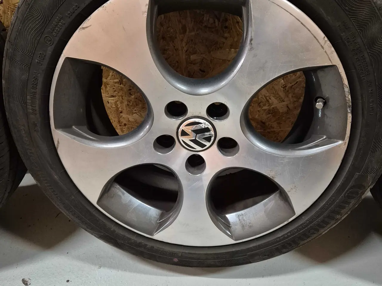 Billede 4 - Original vw Golf Gti alufælge med sommerdæk