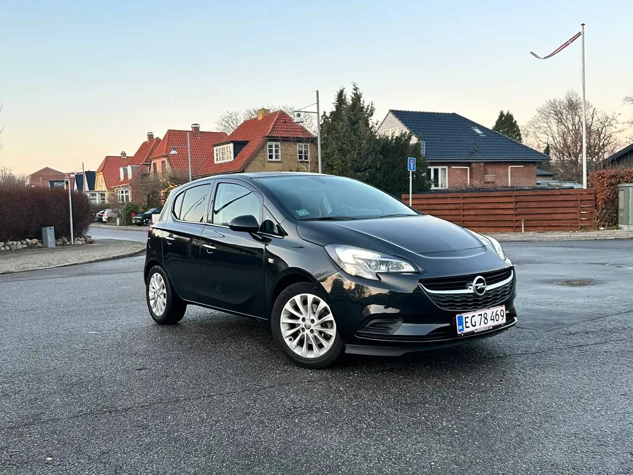 Billede 1 - Speciel Opel Corsa E CarPlay, bakkamera, nyservice