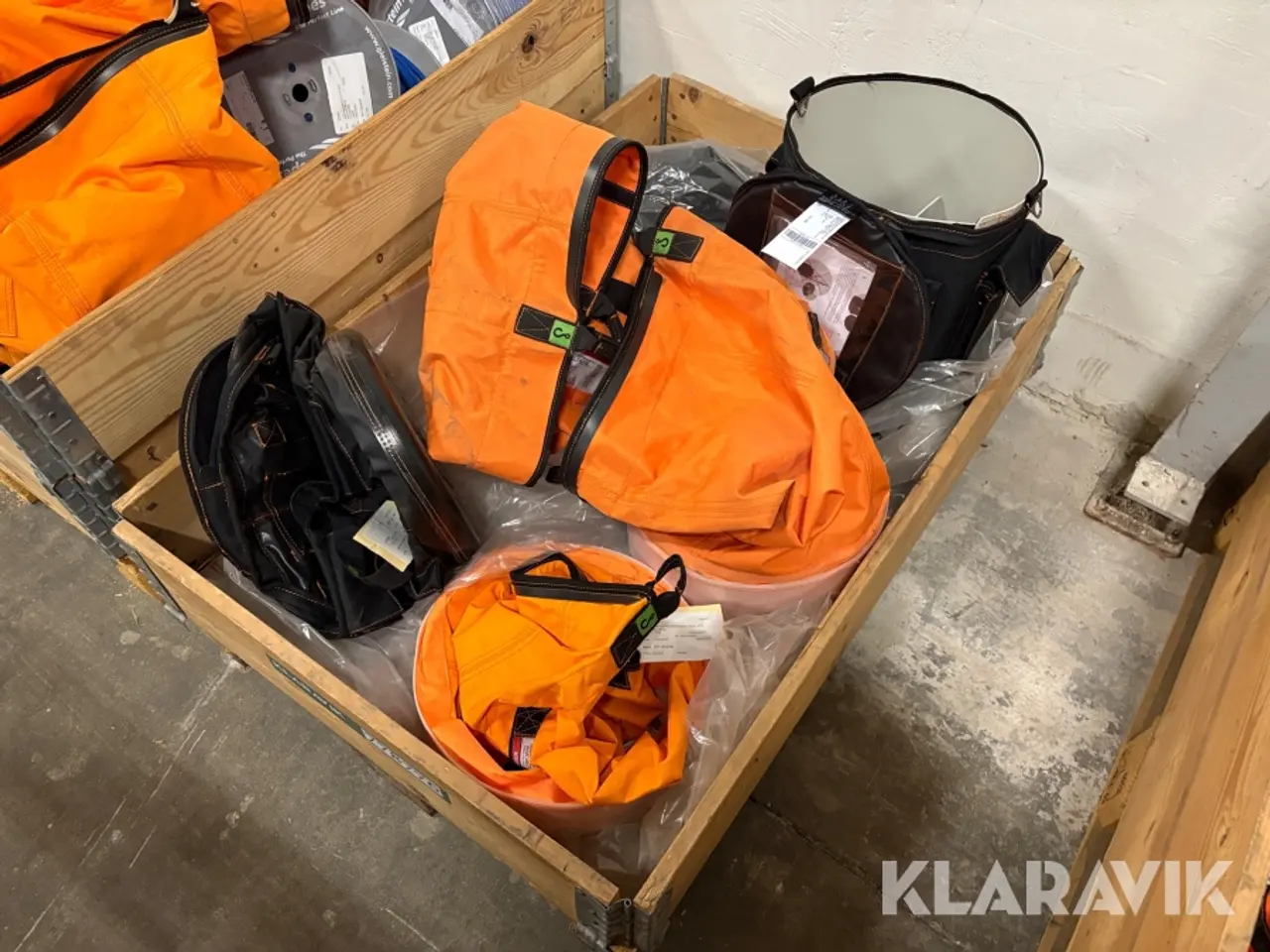 Billede 1 - Offshore tasker og sejlgarn EMG 3579 - 8 tasker / 3 ruller / 2 paller