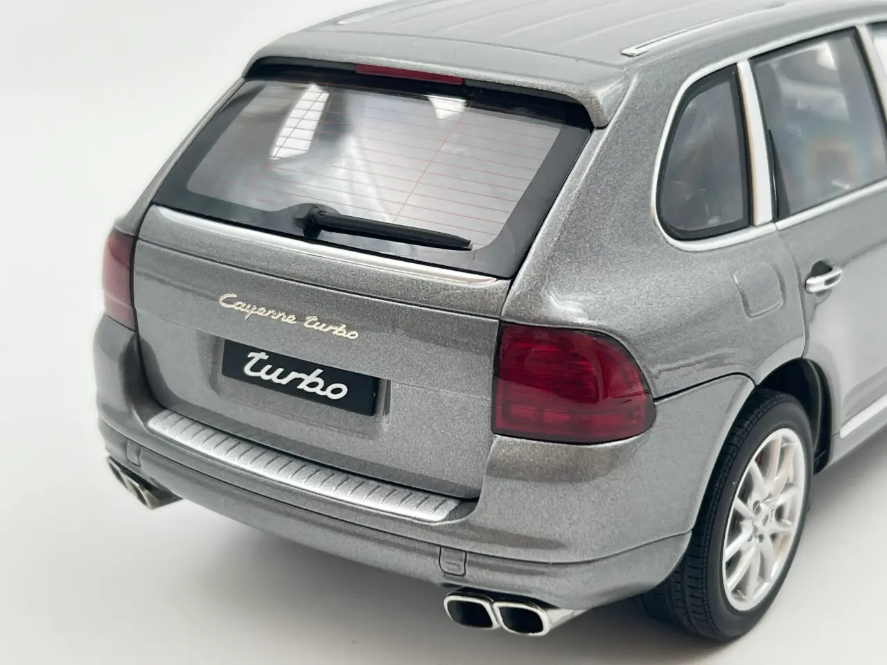 Billede 9 - 2003 Porsche Cayenne Turbo - AUTOart - 1:18