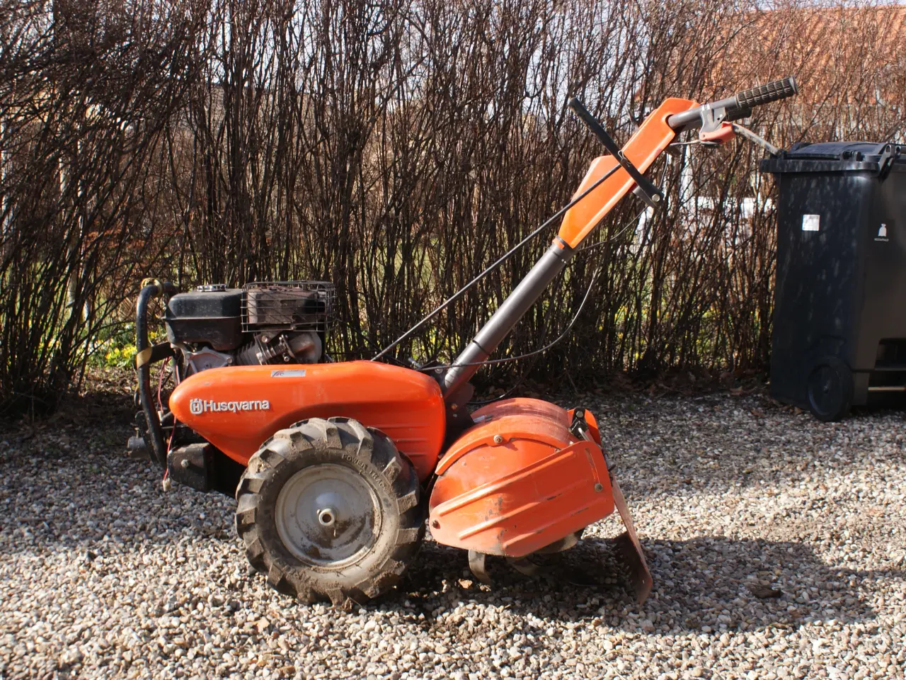 Billede 1 - UDLEJNING Husqvarna fræser efterhængt