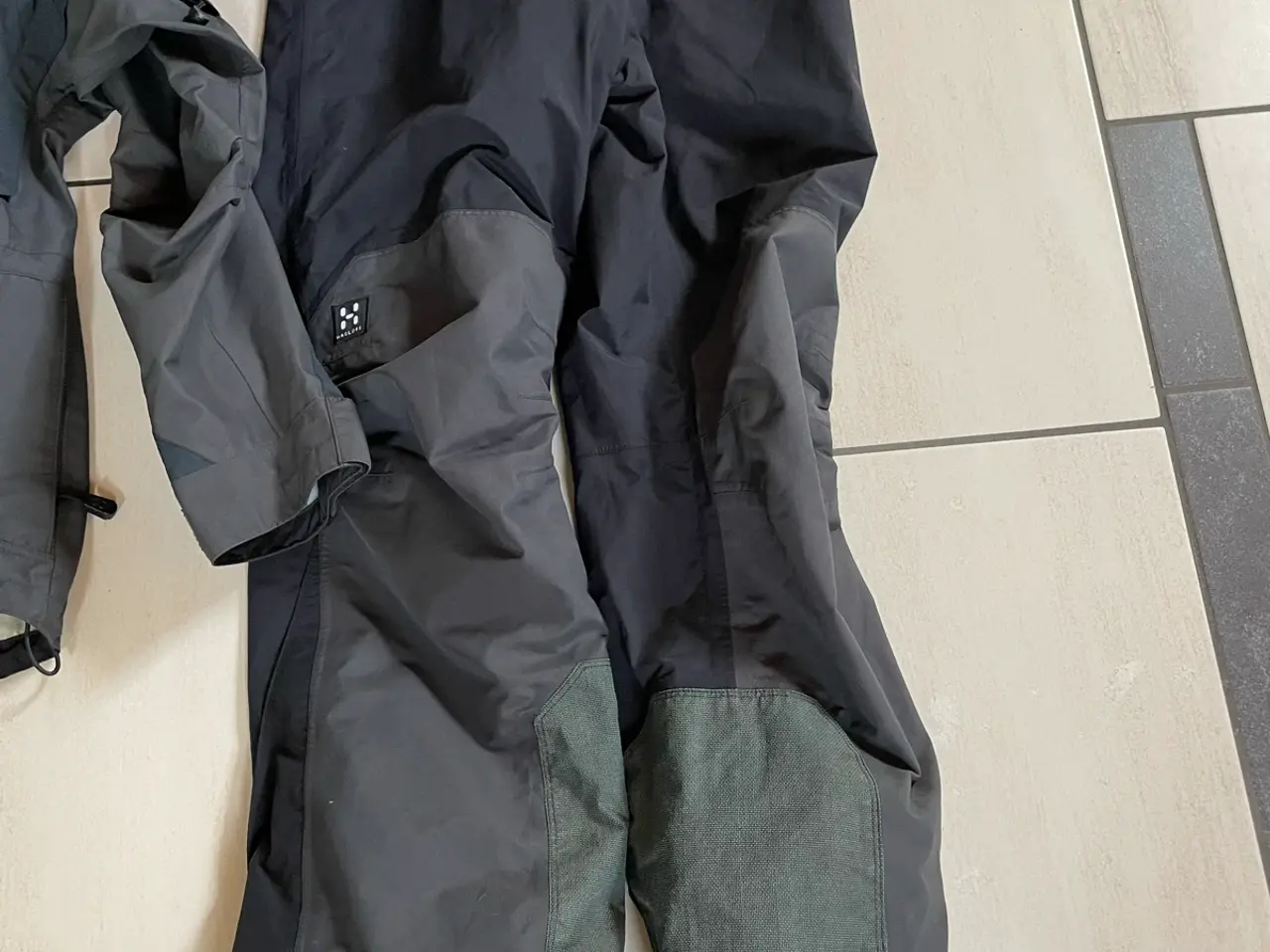 Billede 2 - HAGLOFS skijakke + bukser